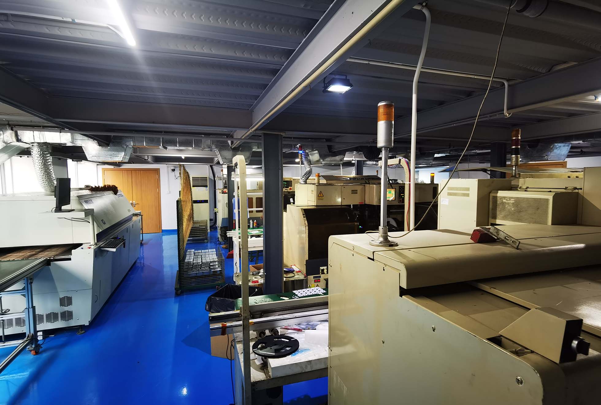 122cc太阳集成游戏中山分厂自动化生产车间